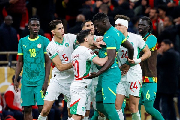 بطولة أمم أفريقيا انتهت بكثير من الجدل.. هل استحق منتخب السنغال اللقب؟