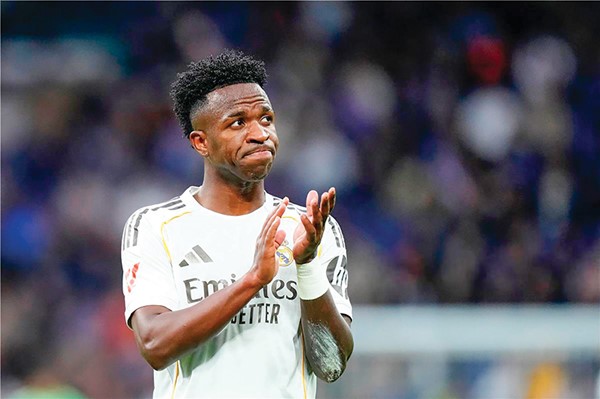 ڤينيسيوس يُلامس القاع في «مدريد»