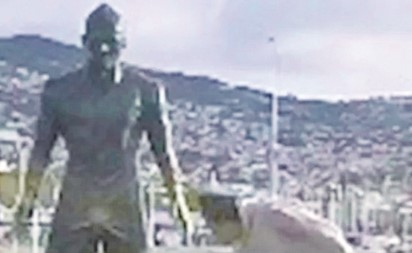 إشعال النار في تمثال رونالدو بمسقط رأسه ماديرا