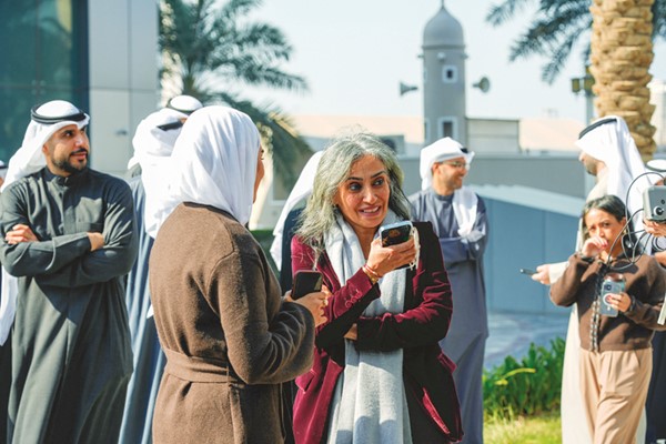 جانب من الموظفين المشاركين في الحفل