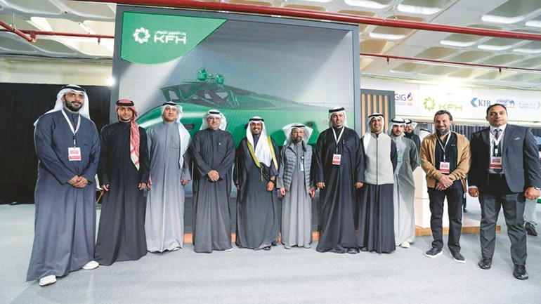 «بيت التمويل» يقدم خدماته في «Auto Show»