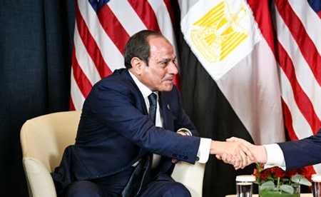 السيسي وترامب يناقشان في منتدى «دافوس» ملفي غزة والسد الإثيوبي