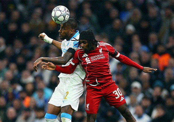 دوري الأبطال.. ليفربول يعبر مارسليا بثلاثية وبرشلونة يخطف فوزا مثيرا من سلافيا براغ