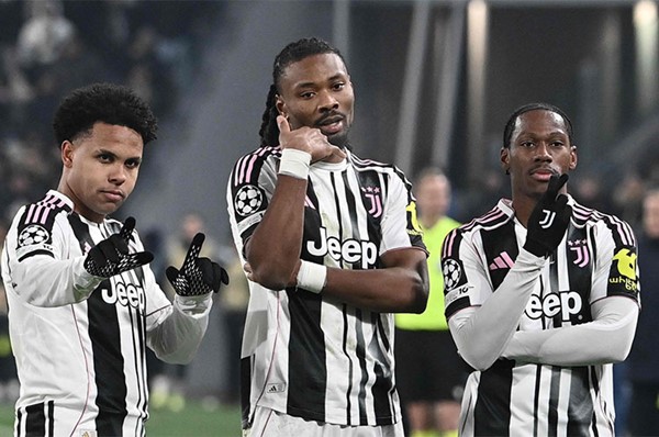 دوري الأبطال.. ليفربول يعبر مارسليا بثلاثية وبرشلونة يخطف فوزا مثيرا من سلافيا براغ