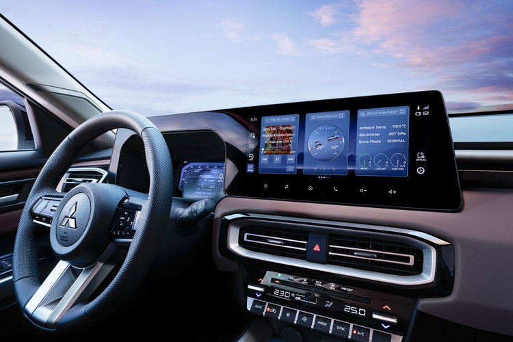 شاشة قياس 12.3 إنش تدعم Apple CarPlay وAndroid Auto