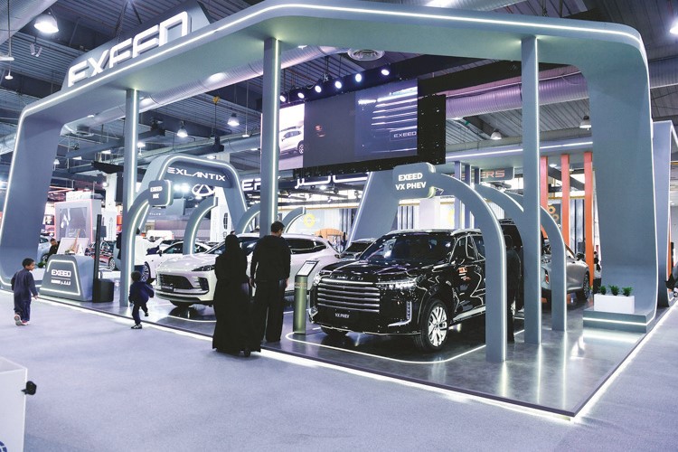  إكسيد الغانم تطلق طرازي MX و VX PHEV الجديدين في معرض السيارات