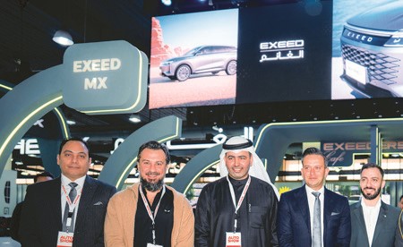 «إكسيد الغانم» تطلق طرازي «MX» و«VX PHEV» الجديدين في معرض السيارات