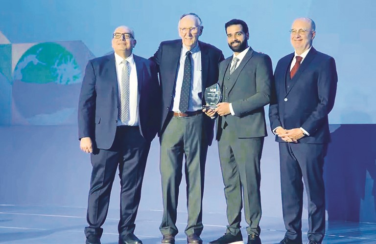  البترول الوطنية تحصل على جائزة التميز للحلول المكانية