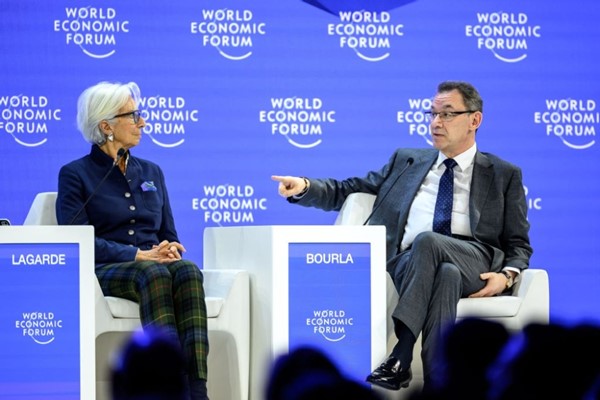 «دافوس 2026» يختتم أعماله بالدعوة إلى الحوار والتعاون في ظل التغيرات العالمية