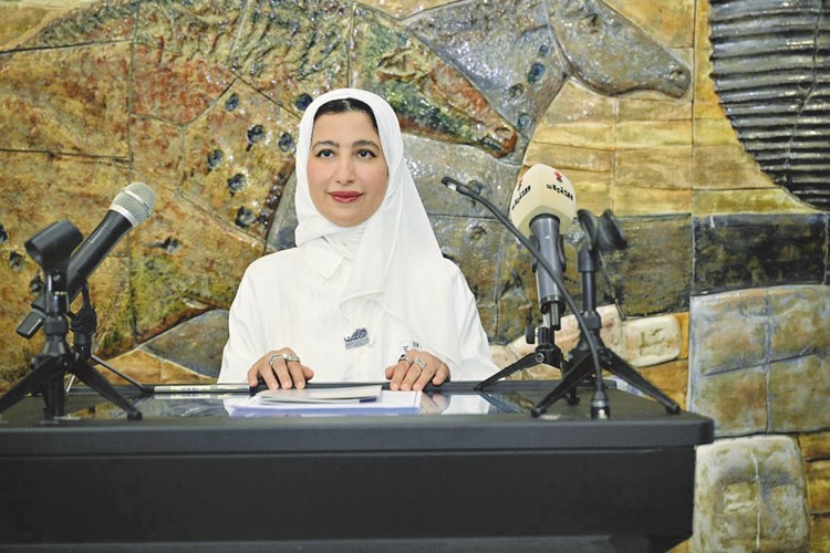 الأمين العام المساعد لقطاع الثقافة عائشة المحمود