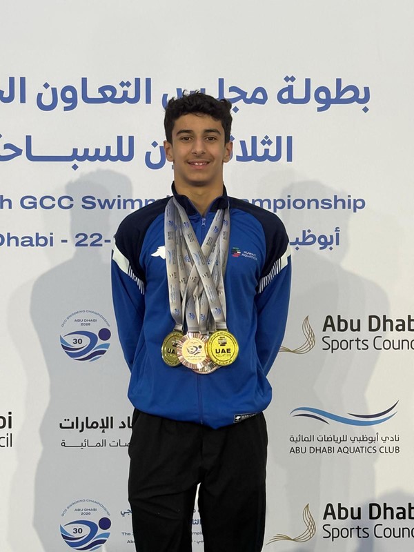  البطل حمود حمد الحمود متوجا جهوده في البطولة