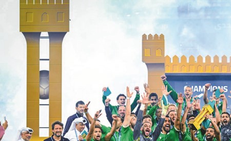 الأهلي بطلاً للسوبر «القطري - الإماراتي»