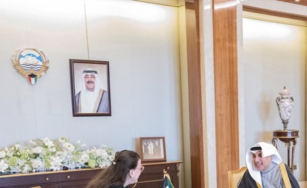 وزير الديوان الأميري ورئيس ديوان سمو ولي العهد بحثا مع سفيري بلجيكا وكندا تعزيز أطر التعاون
