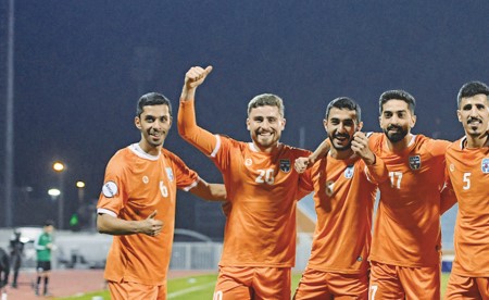 بخطى ثابتة.. الكويت يعزز صدارته