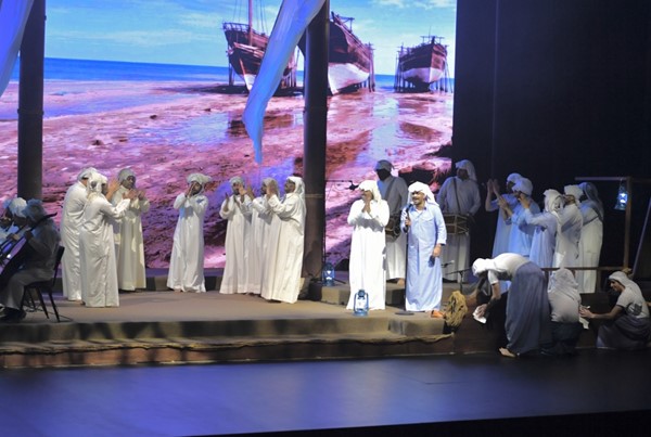  جانب من العرض الفني