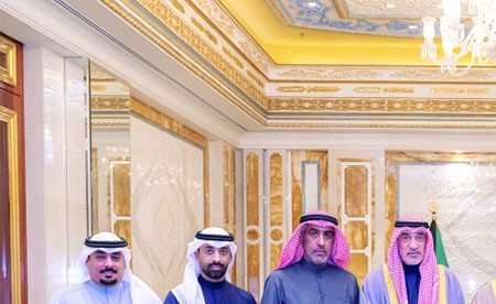 الأمير استقبل النائب الأول وأهالي شهيدي الواجب العقيد سعود الخمسان والرقيب محمد الهاجري