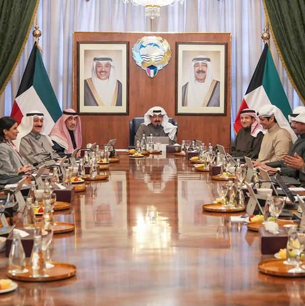مجلس الوزراء هنّأ صاحب السمو وولي العهد والشعب الكويتي بالذكرى الـ 65 للعيد الوطني والـ 35 ليوم التحرير