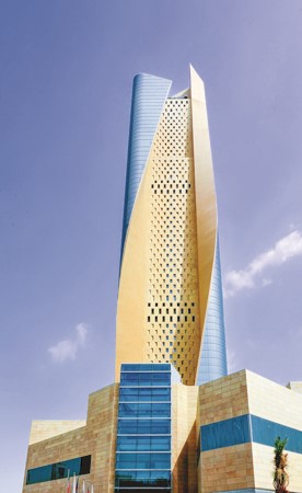 برج الحمراء للأعمال يحقق إنجازاً هندسياً نوعياً بإتمام أكبر عملية صيانة شاملة لأنظمته الكهربائية