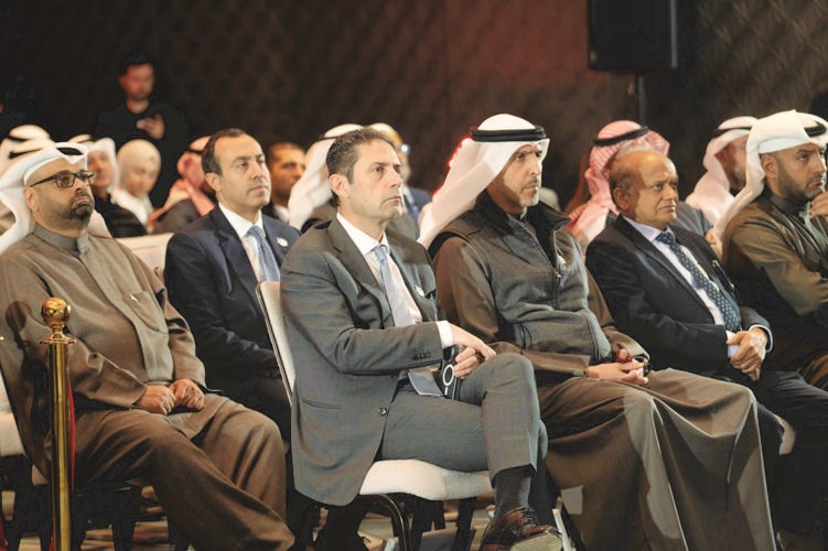 جانب من الحضور يتقدمهم سامي محفوظ
