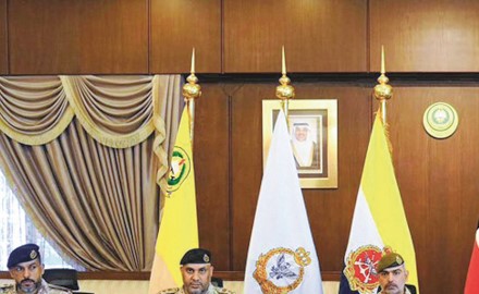 رئيس الأركان اطلع على آلية عمل المقابلات الشخصية للمتقدمين إلى كلية علي الصباح العسكرية