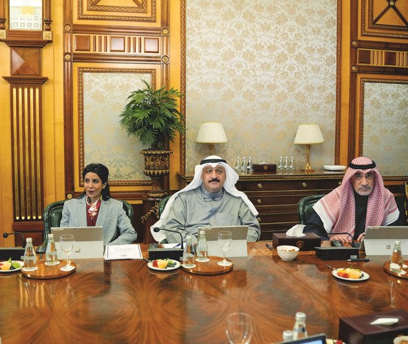 النائب الأول لرئيس مجلس الوزراء ووزير الداخلية الشيخ فهد اليوسف ود.أحمد العوضي ود.نورة المشعان