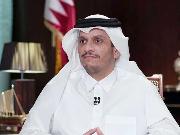 رئيس الوزراء القطري يبحث مع وزير الخارجية الإيراني العلاقات الثنائية وآخر تطورات المنطقة
