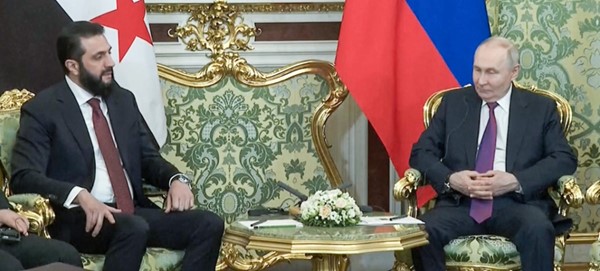بوتين يستقبل الشرع في الكرملين للمرة الثانية: العلاقات بيننا تتطور ومستعدون للعمل لإعادة إعمار سورية