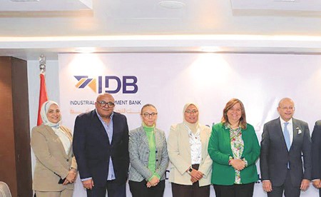 «الإسكان الاجتماعي» وبنك التنمية الصناعية يوقعان بروتوكول تعاون لتوفير 4 مليارات جنيه لتمويل وحدات منخفضي ومتوسطي الدخل