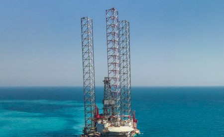 الكويت تطلب منصتي حفر بحريتين لـ 8 آبار استكشافية