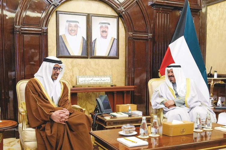 سمو الشيخ أحمد العبدالله رئيس مجلس الوزراء خلال اللقاء مع سمو الشيخ عبدالله بن زايد آل نهيان نائب رئيس مجلس الوزراء وزير الخارجية بدولة الإمارات العربية المتحدة
