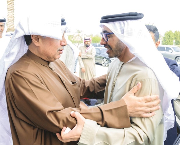 وزير شؤون الديوان الأميري الشيخ حمد جابر العلي مرحبا بسمو الشيخ عبدالله بن زايد آل نهيان نائب رئيس مجلس الوزراء وزير الخارجية بدولة الإمارات العربية المتحدة