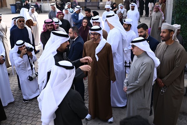 نائب رئيس الوزراء وزير خارجية الإمارات يزور "كشك الشيخ مبارك" في المباركية