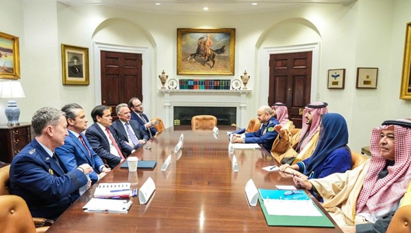 وزير الدفاع السعودي يبحث مع وزيري الخارجية والحرب الأميركيين تعزيز الشراكة الإستراتيجية وجهود السلام في المنطقة والعالم