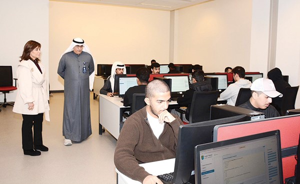 الجامعة تستقبل طلبتها المستجدين والمستمرين مع انطلاق الفصل الثاني غداً