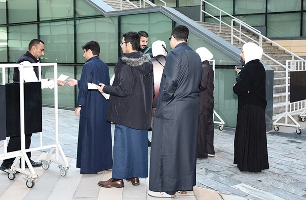 الجامعة تستقبل طلبتها المستجدين والمستمرين مع انطلاق الفصل الثاني غداً