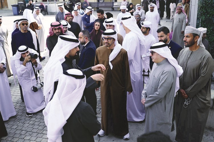 سمو الشيخ عبدالله بن زايد آل نهيان خلال جولته في المباركية