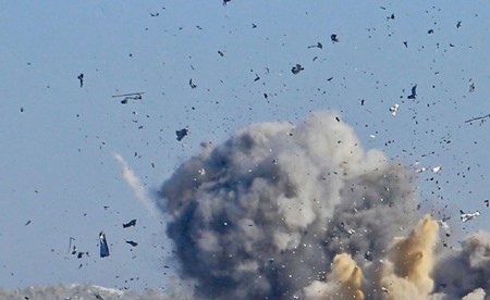 إسرائيل تستبق إعادة فتح معبر رفح بشنّ أعنف غارات على غزة منذ وقف إطلاق النار