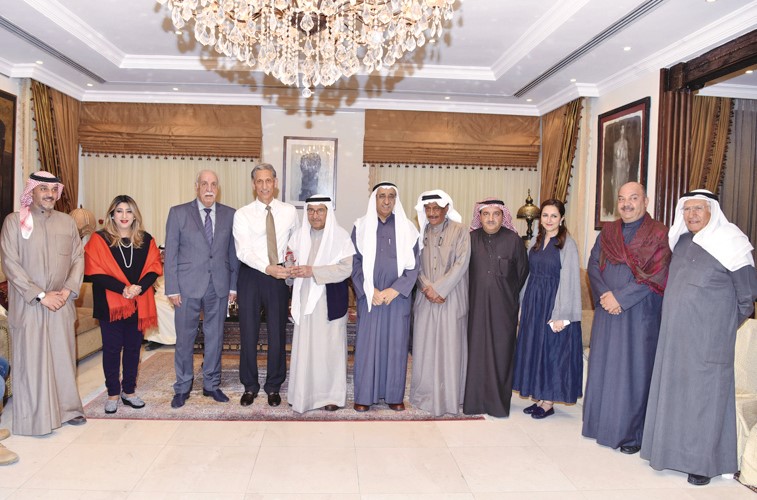 رحيل الكاتب المسرحي والروائي عبدالعزيز السريع