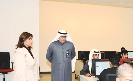 الجامعة تستقبل طلبتها المستجدين والمستمرين مع انطلاق الفصل الثاني اليوم