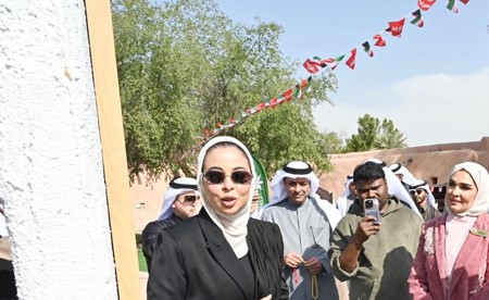 معرض «حبر» يضيء القصر الأحمر بإبداعات فنية