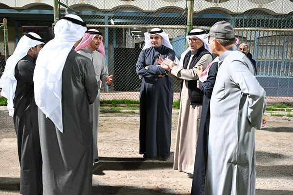 وزير الشباب والرياضة يزور اتحاد الكرة
