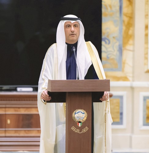 عبدالعزيز ناصر عبدالعزيز المرزوق يؤدي اليمين وزير دولة للشؤون الاقتصادية والاستثمار