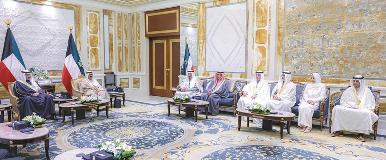 صاحب السمو الأمير الشيخ مشعل الأحمد وسمو ولي العهد الشيخ صباح الخالد وسمو الشيخ أحمد العبدالله رئيس مجلس الوزراء والنائب الأول لرئيس الوزراء ووزير الداخلية الشيخ فهد اليوسف ووزير التجارة والصناعة أسامة بودي ووزير الخارجية الشيخ جراح الجابر ووزير دولة لشؤون التنمية والاستدامة د.ريم الفليج ووزير دولة لشؤون الشباب والرياضة د.طارق الجلاهمة