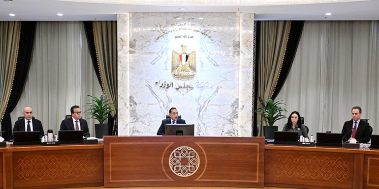 د.مصطفى مدبولي رئيس مجلس الوزراء مترئسا الاجتماع الحكومي أمس