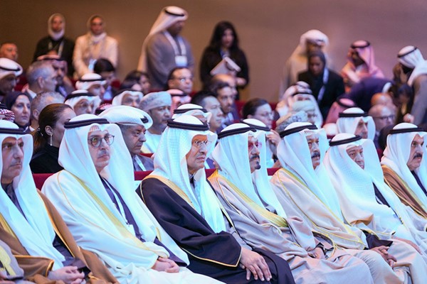رئيس الوزراء: شركات النفط العالمية تسهم في تطوير الاكتشافات البحرية للنفط والغاز