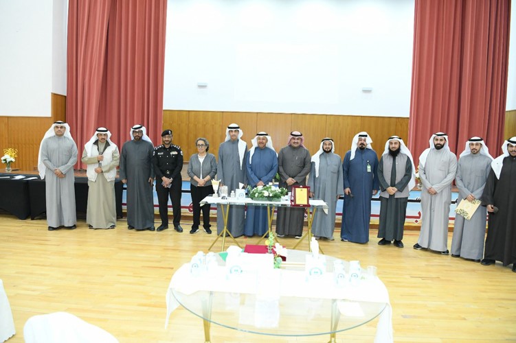 محافظ الفروانية يرعى بحضوره تكريم المدارس المشاركة في مسابقة «أمنية مدرستك»