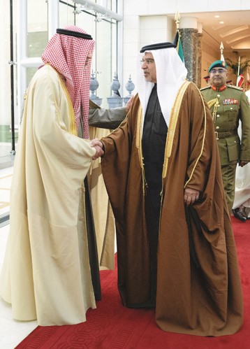النائب الأول لرئيس الوزراء ووزير الداخلية الشيخ فهد اليوسف مرحبا بصاحب السمو الملكي الأمير سلمان بن حمد آل خليفة ولي العهد رئيس مجلس الوزراء بمملكة البحرين