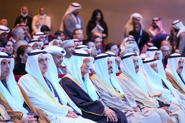 رئيس الوزراء: شركات عالمية لتطوير الاكتشافات البحرية