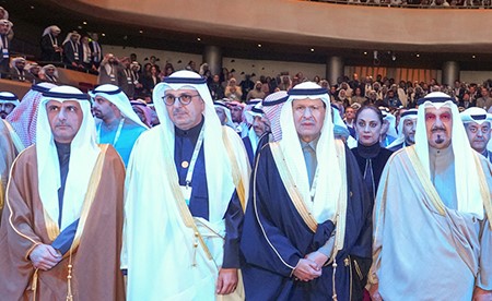 رئيس الوزراء: شركات عالمية لتطوير الاكتشافات البحرية