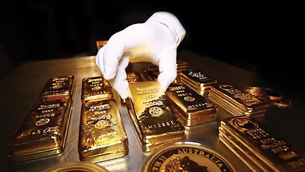 الذهب يواصل ارتفاعه ويتجاوز 5000 دولار للأونصة